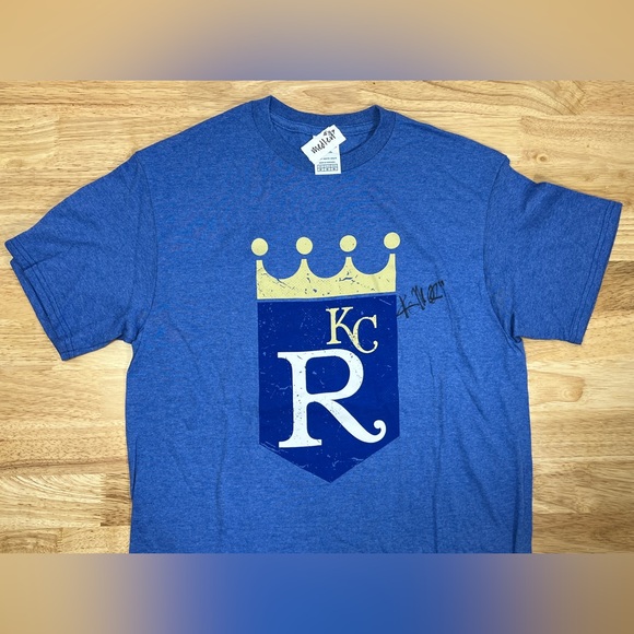 Kris Medlen Autographed Kansas City Royals T Shirt FanFest Atlanta Braves Auto - Picture 2 of 7